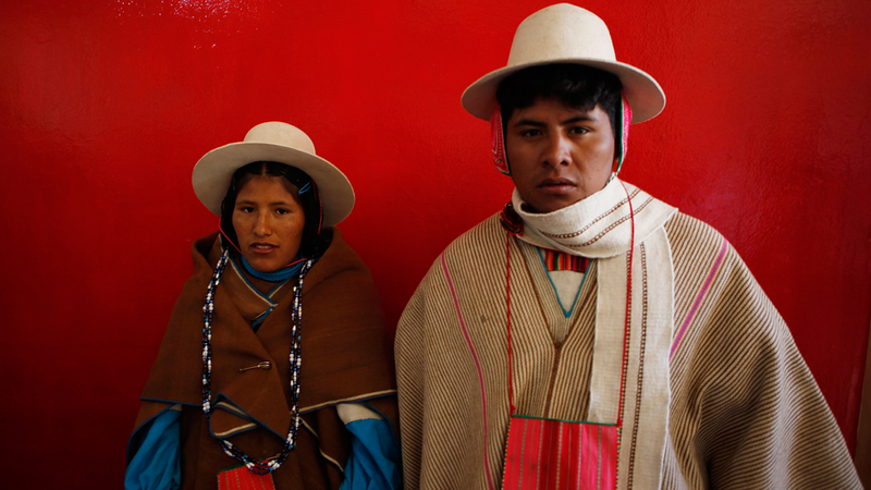 Illustration for article titled 350 Couples Married In Colorful Bolivian Mass Wedding